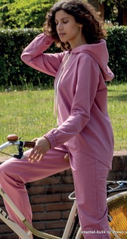 Розовый костюм для дома и отдыха с капюшоном B&B
