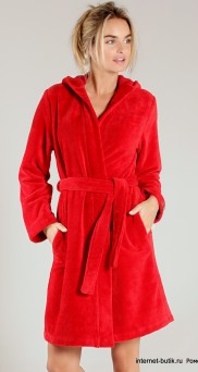Красный махровый халат с капюшоном 