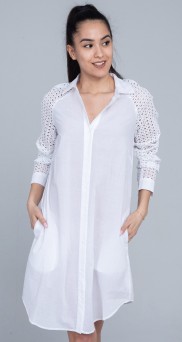 Белая пляжная рубашка с ажурными рукавами TwinSet